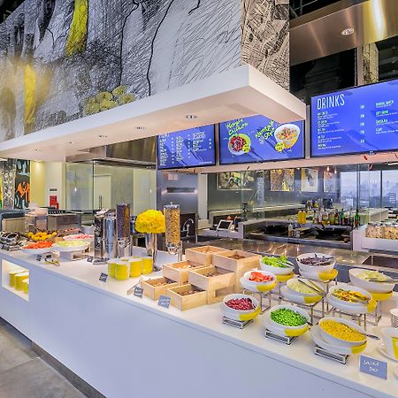 Yello Hotel Harmoni Jakarta Ngoại thất bức ảnh