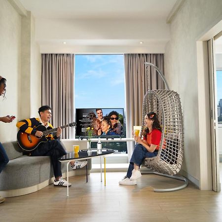 Yello Hotel Harmoni Jakarta Ngoại thất bức ảnh