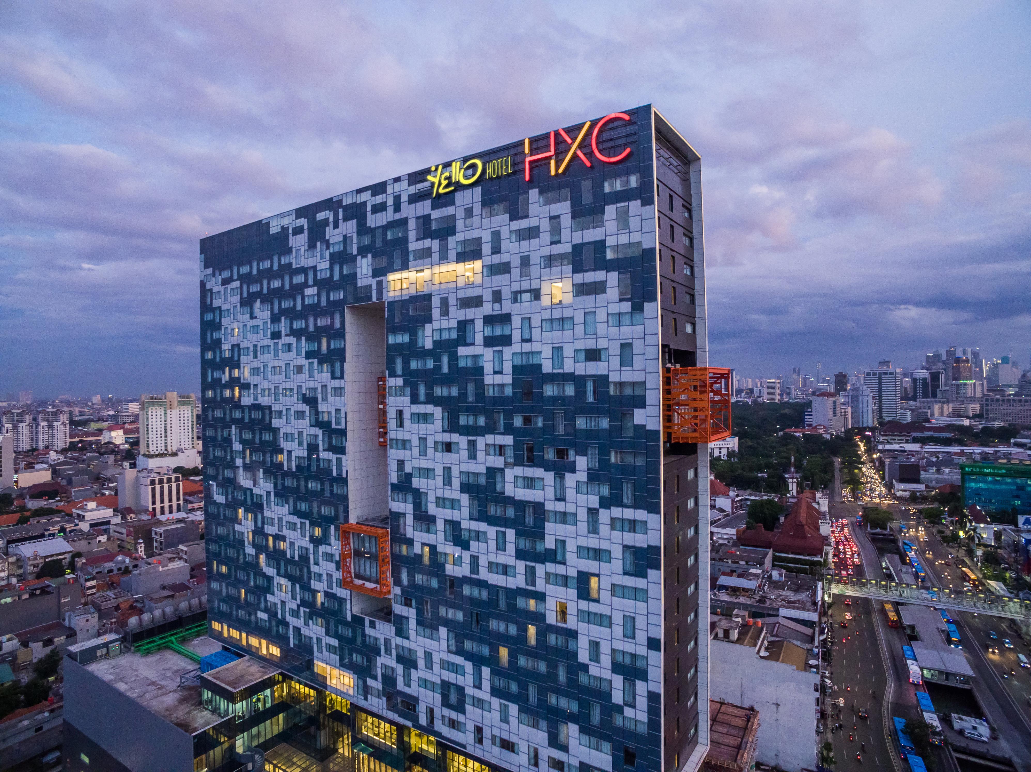 Yello Hotel Harmoni Jakarta Ngoại thất bức ảnh