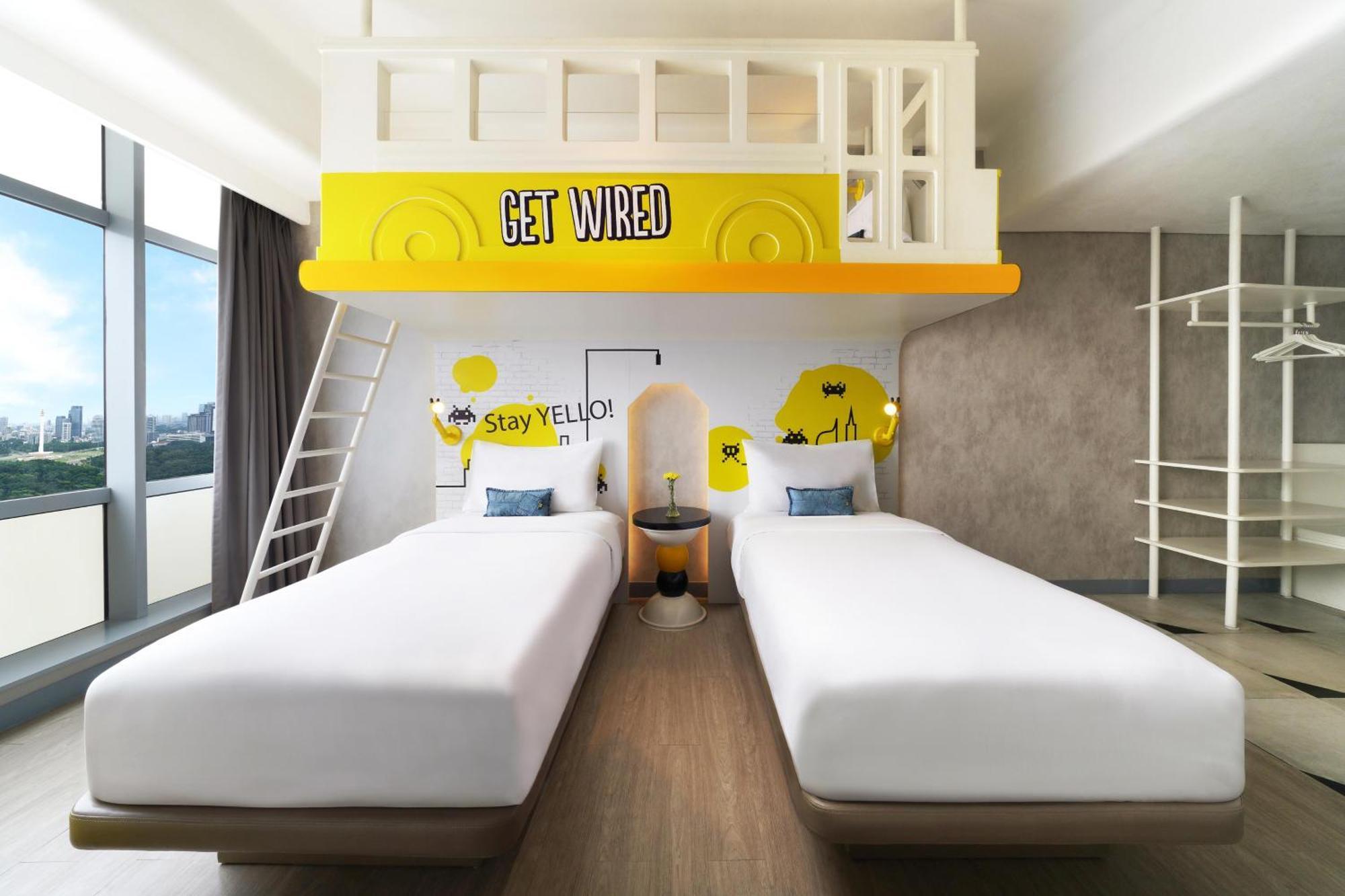 Yello Hotel Harmoni Jakarta Ngoại thất bức ảnh