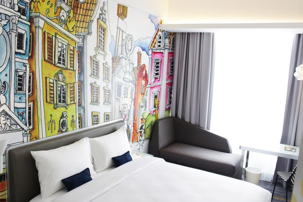 Yello Hotel Harmoni Jakarta Ngoại thất bức ảnh