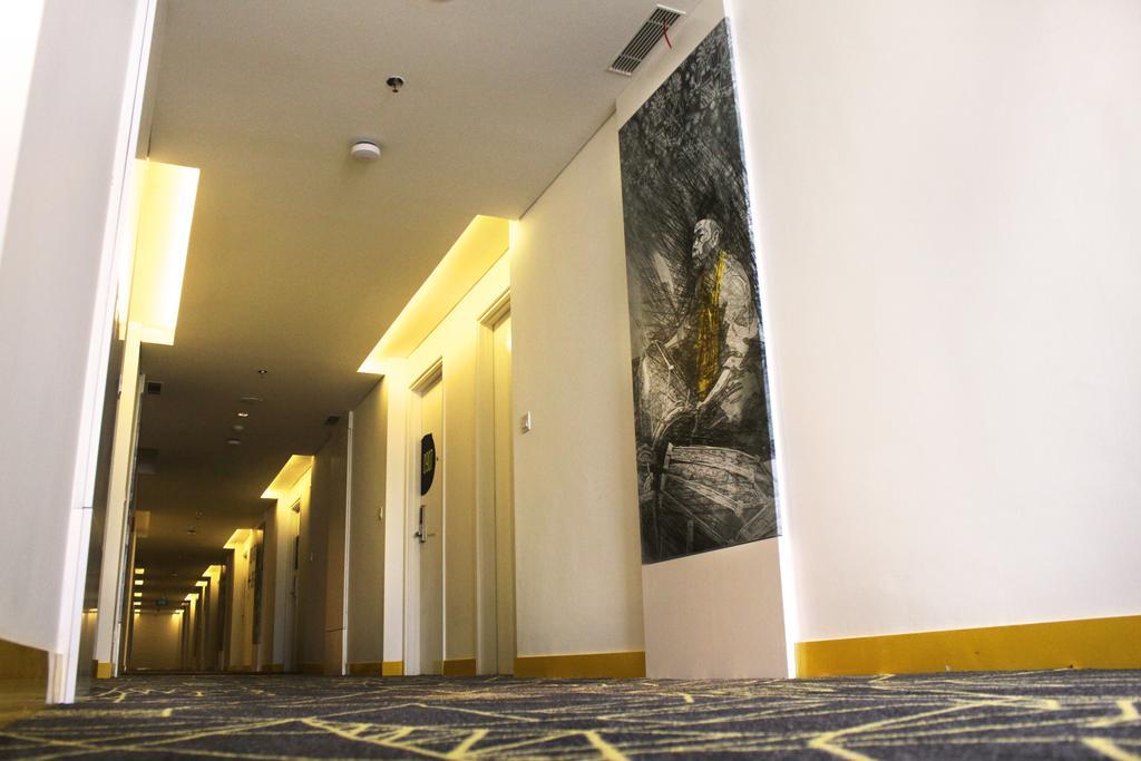 Yello Hotel Harmoni Jakarta Ngoại thất bức ảnh