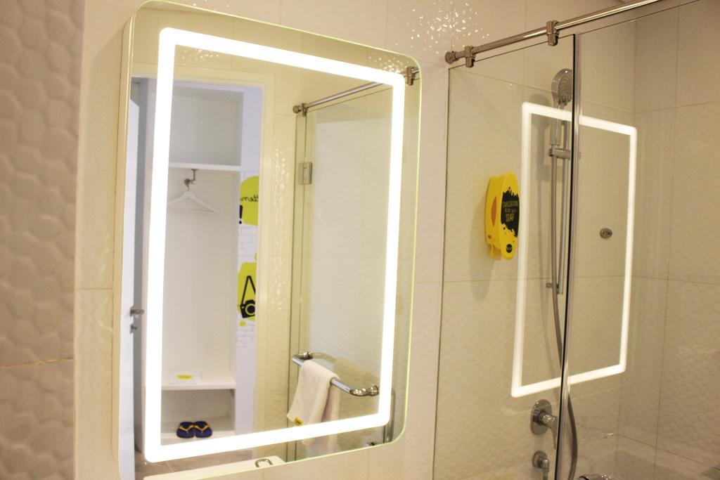 Yello Hotel Harmoni Jakarta Ngoại thất bức ảnh