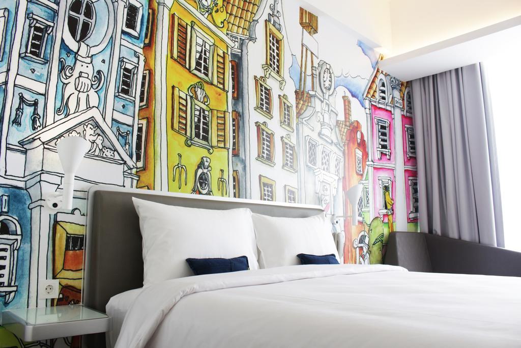Yello Hotel Harmoni Jakarta Ngoại thất bức ảnh