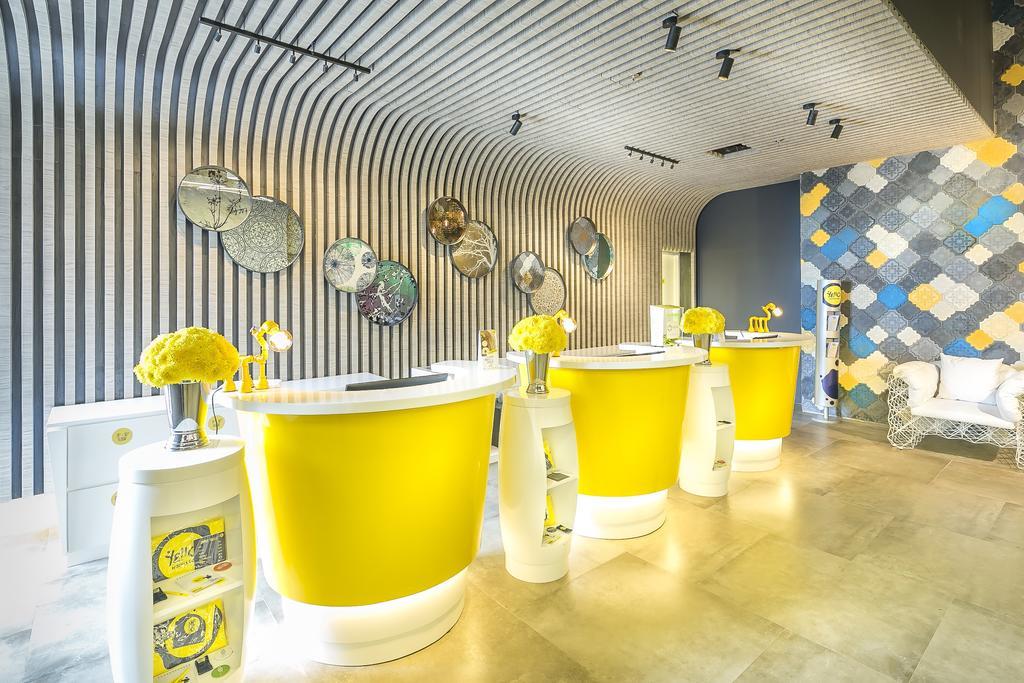 Yello Hotel Harmoni Jakarta Ngoại thất bức ảnh
