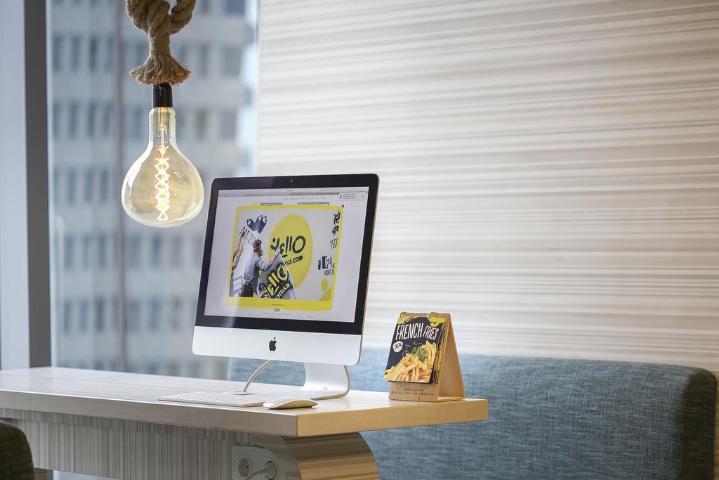 Yello Hotel Harmoni Jakarta Ngoại thất bức ảnh