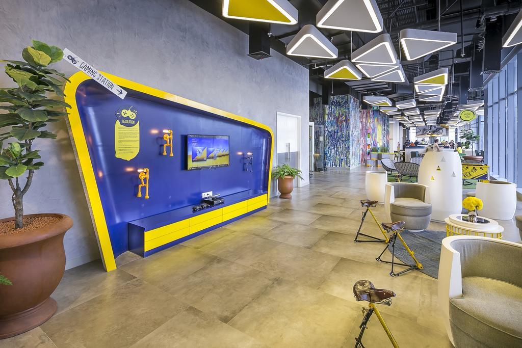 Yello Hotel Harmoni Jakarta Ngoại thất bức ảnh