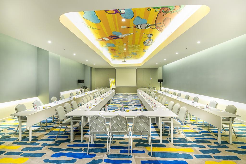 Yello Hotel Harmoni Jakarta Ngoại thất bức ảnh