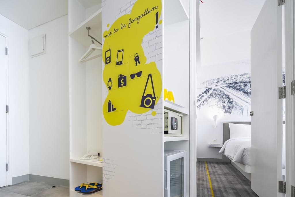 Yello Hotel Harmoni Jakarta Ngoại thất bức ảnh