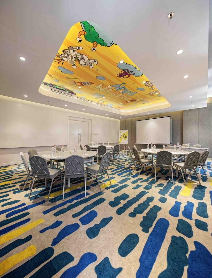 Yello Hotel Harmoni Jakarta Ngoại thất bức ảnh