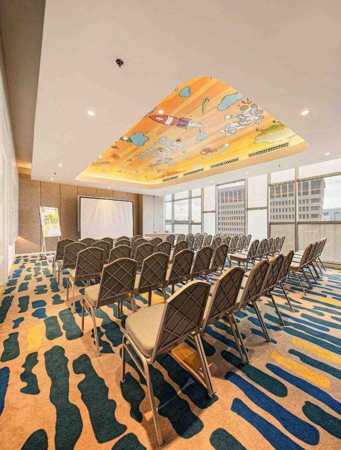Yello Hotel Harmoni Jakarta Ngoại thất bức ảnh