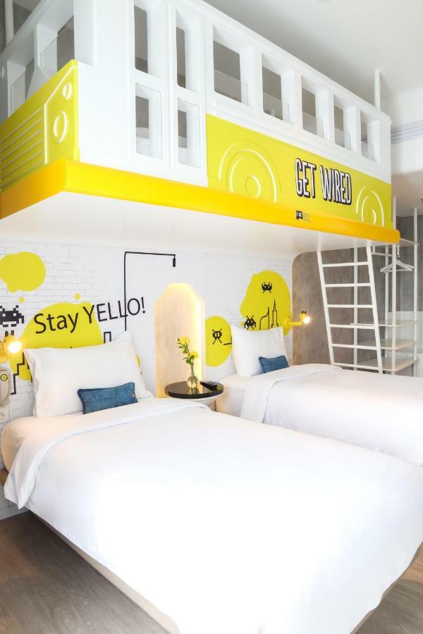 Yello Hotel Harmoni Jakarta Ngoại thất bức ảnh
