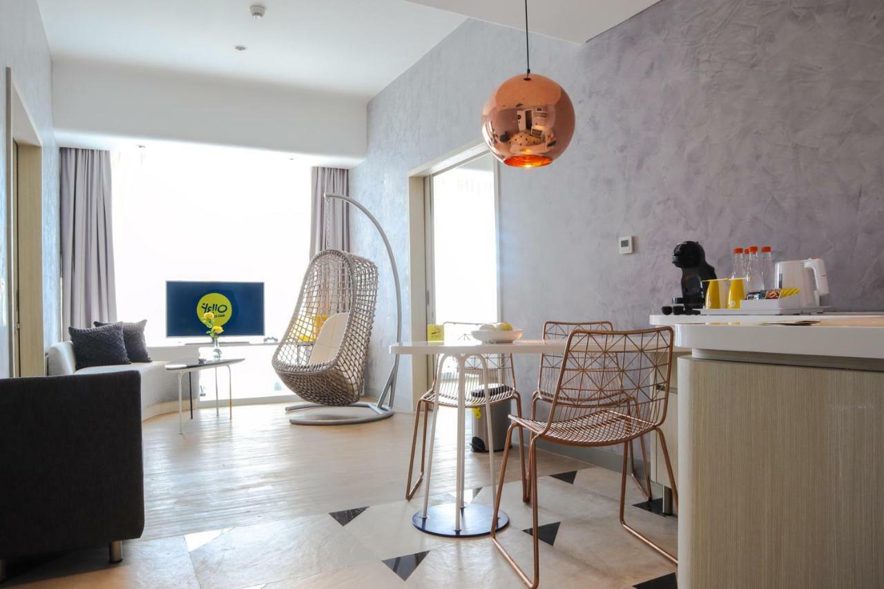 Yello Hotel Harmoni Jakarta Ngoại thất bức ảnh