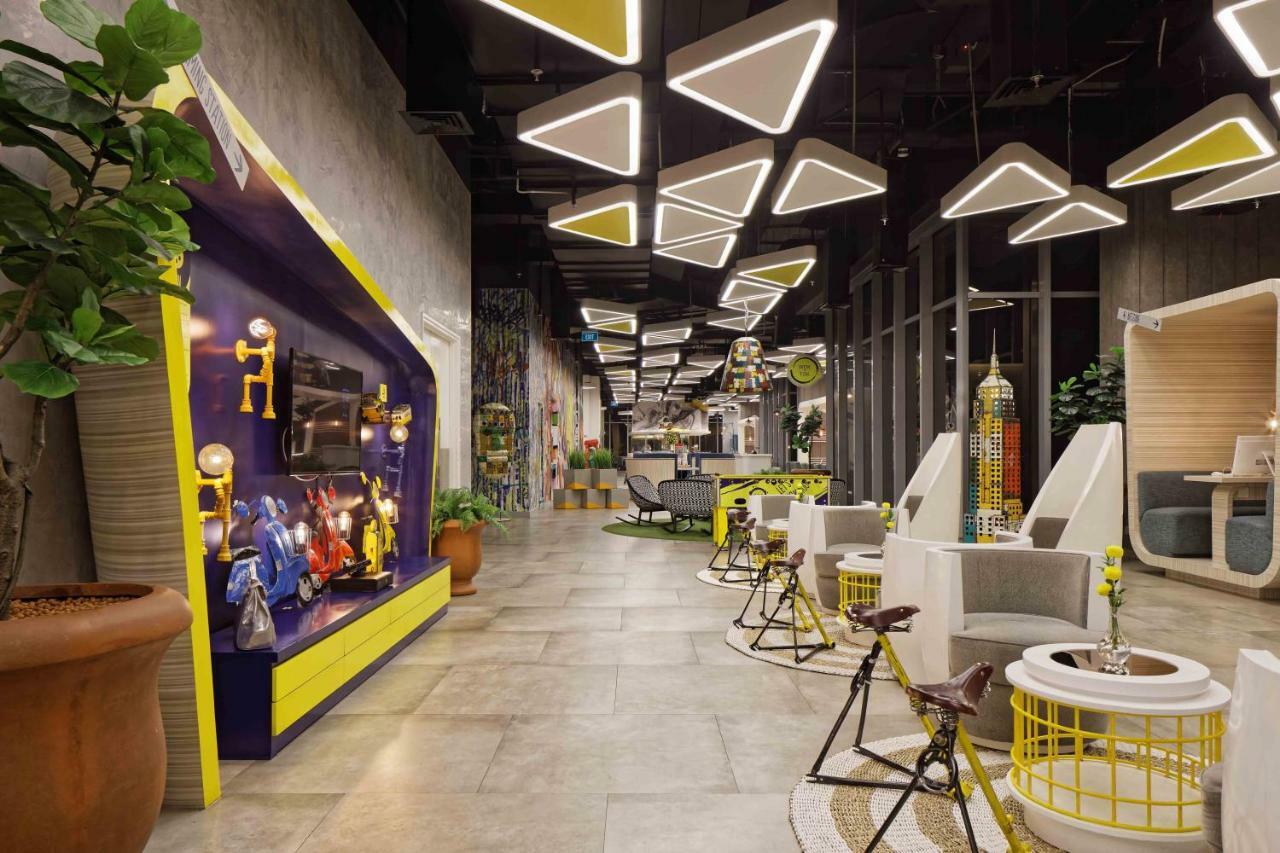 Yello Hotel Harmoni Jakarta Ngoại thất bức ảnh